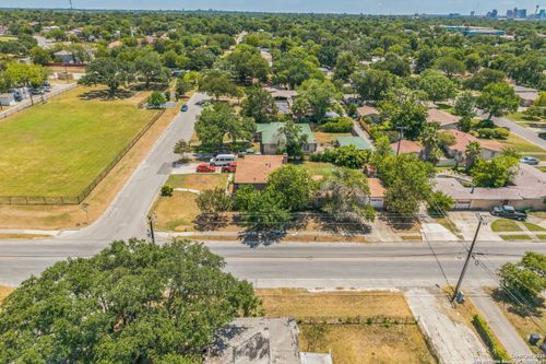 2362 W Gramercy Pl, San Antonio, TX, 78201-4826 | Card Image