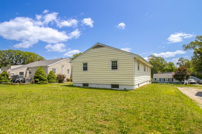 107 Travis Dr, House other with 3 bedrooms, 1 bathrooms and null parking in Bridgeport CT | Image 18