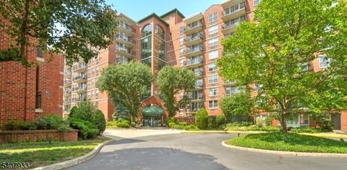 apt-310-300 Main St, Little Falls, NJ, 07424-1359 | Card Image