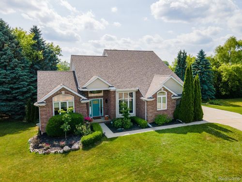 4096 Villager Dr, Lake Orion, MI, 48359-1884 | Card Image