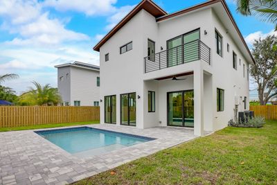 1517 N Lakeside Drive, House other with 4 bedrooms, 3 bathrooms and null parking in Lake Worth Beach FL | Image 2