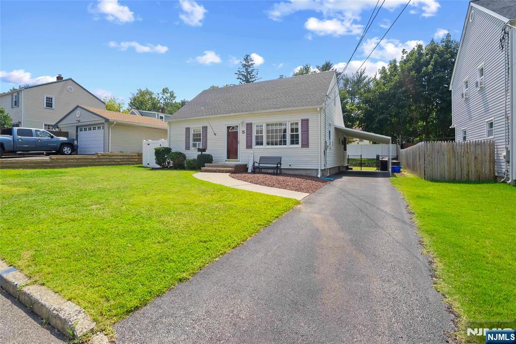 Residential in Bloomingdale 4