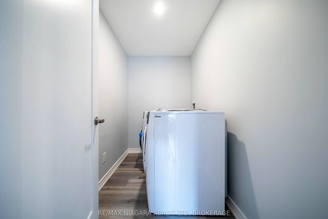 4749 Epworth Cir, House other with 4 bedrooms, 3 bathrooms and 4 parking in Niagara Falls ON | Image 24
