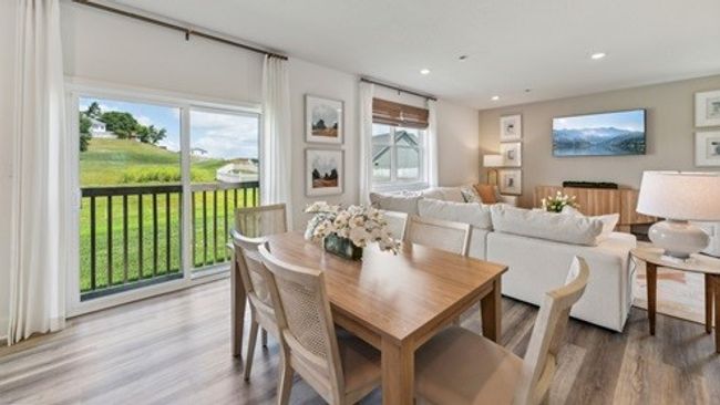 casual dining / great room | Image 24