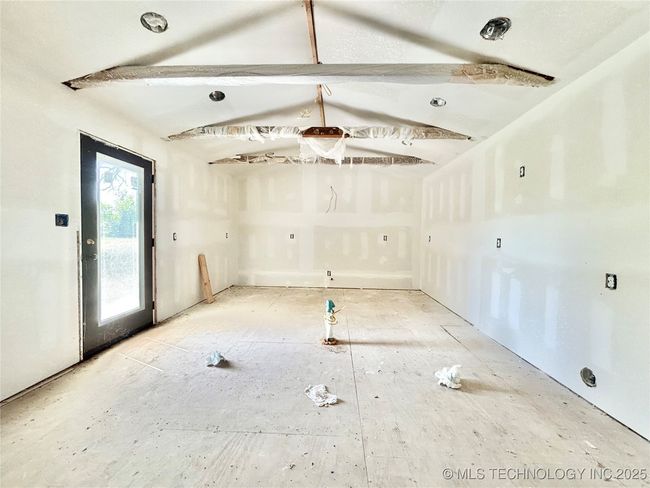10054 W Perry Rd, House other with 3 bedrooms, 2 bathrooms and null parking in Stigler OK | Image 7