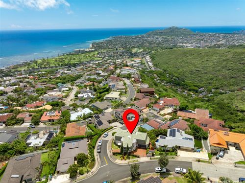 1906 Alaweo St, Honolulu, HI, 96821-1304 | Card Image