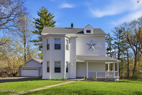 3613 Becker St, Schenectady, NY, 12304-2402 | Card Image