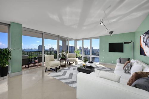 15h-936 Intracoastal Dr, Fort Lauderdale, FL, 33304-3600 | Card Image