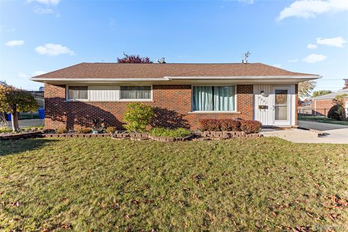 8681 Whitefield St, Dearborn Heights, MI, 48127-1134 | Card Image