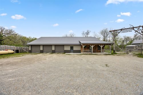 1-2527 61st Street Ln, Vinton, IA, 52349-9241 | Card Image