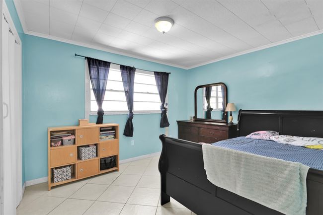 324 Davis Rd, House other with 5 bedrooms, 2 bathrooms and null parking in Palm Springs FL | Image 25
