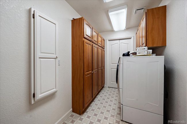 Laundry Room | Image 19