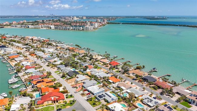 2593 W Vina Del Mar Blvd, House other with 3 bedrooms, 2 bathrooms and null parking in ST PETE BEACH FL | Image 31
