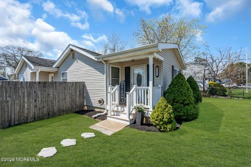 203 Arkansas Ave, Toms River, NJ, 08753-1805 | Card Image