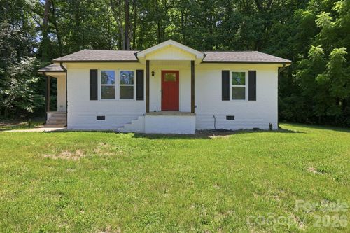 918 Breezewood Dr, Charlotte, NC, 28262-1422 | Card Image