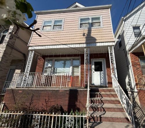 3-129 W 20th St, Bayonne, NJ, 07002-1697 | Card Image