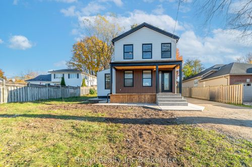 241 Charles St W, Ingersoll, ON, N5C2M5 | Card Image