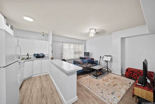 apt-112-1868 Kahakai Dr, Honolulu, HI, 96814-4833 | Card Image