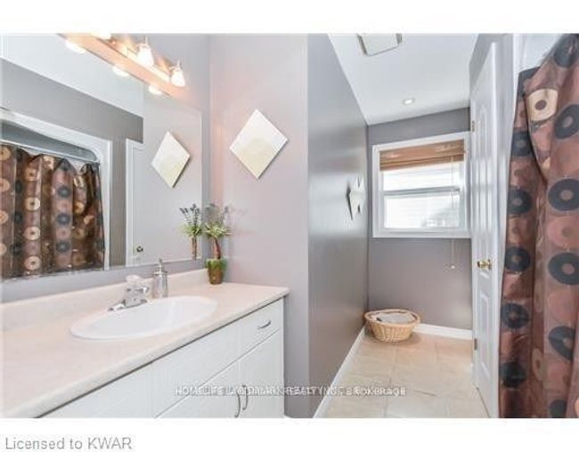 620 Frieburg Dr, House other with 5 bedrooms, 4 bathrooms and 2 parking in Waterloo ON | Image 5