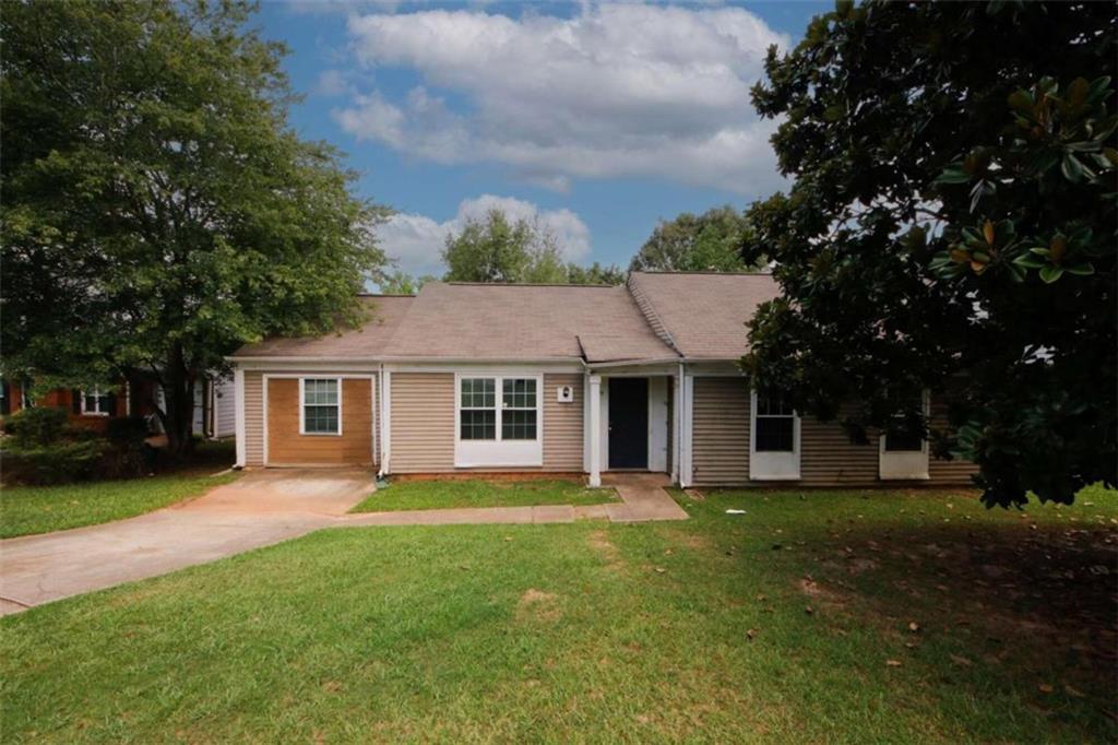 Mill Lake Cir, Stone Mountain, GA 30088