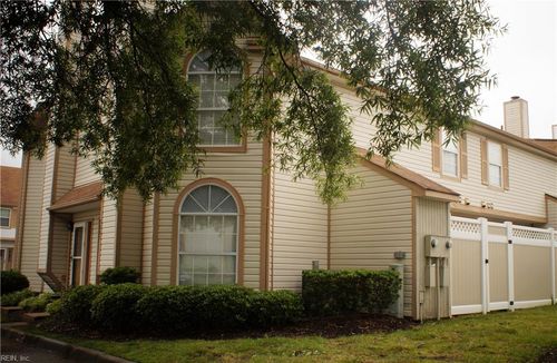 3661 Essex Pond Quay, Virginia Beach, VA, 23462-6949 | Card Image