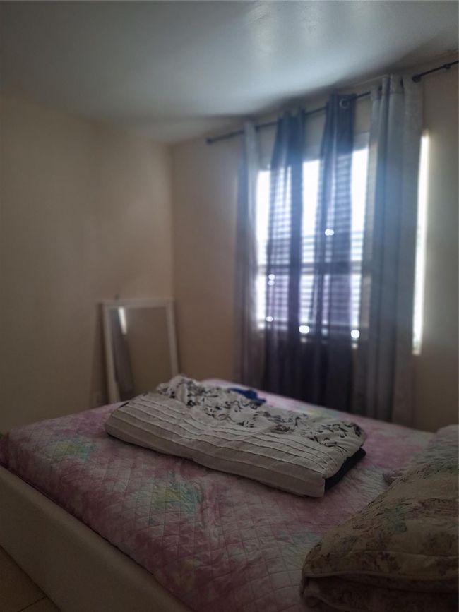 Unit B Master bedroom | Image 12
