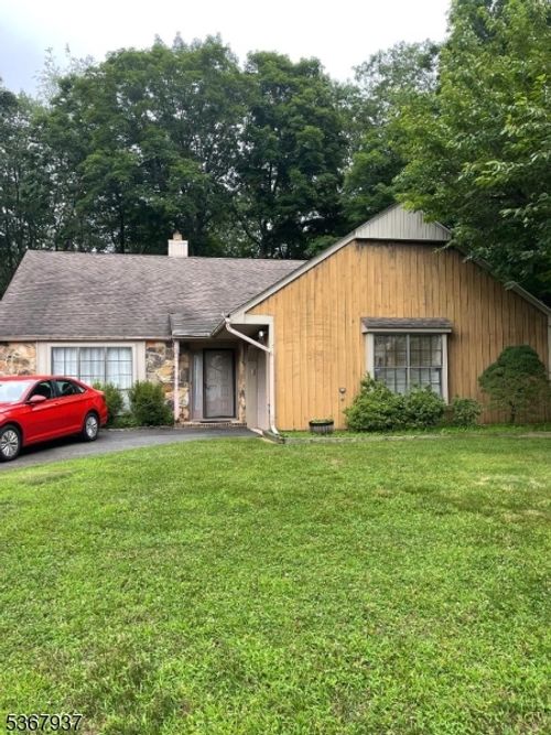 9 Chippewa Trl, Branchburg, NJ, 08876-5401 | Card Image