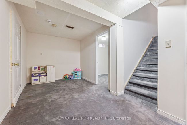 6 Gardiner Dr, House other with 6 bedrooms, 4 bathrooms and 2 parking in Ajax ON | Image 30