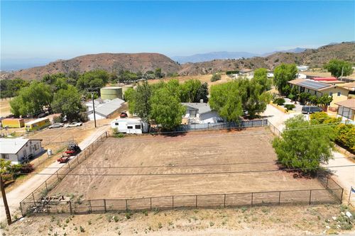 11201 Barca Dr, Sylmar, CA, 91342-5657 | Card Image