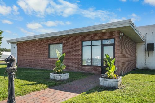 3050 Wagner Rd, Waterloo, IA, 50703-9604 | Card Image