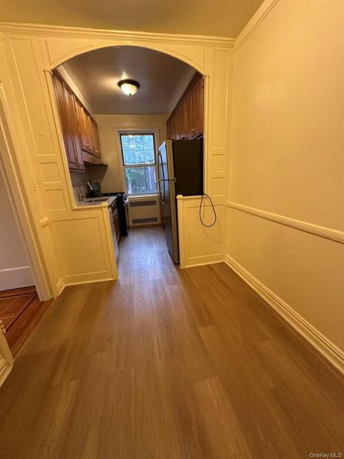apt-404-111 76th Ave, Forest Hills, NY, 11375-6417 | Card Image