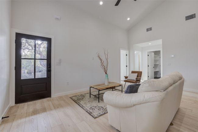 18208 Gregg Bluff Rd, House other with 3 bedrooms, 3 bathrooms and 4 parking in Jonestown TX | Image 9