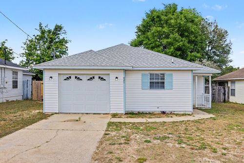421 Apple Dr, Crestview, FL, 32536-9241 | Card Image