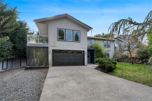 711 Bexhill Rd, Colwood, BC, V9C3P9 | Card Image