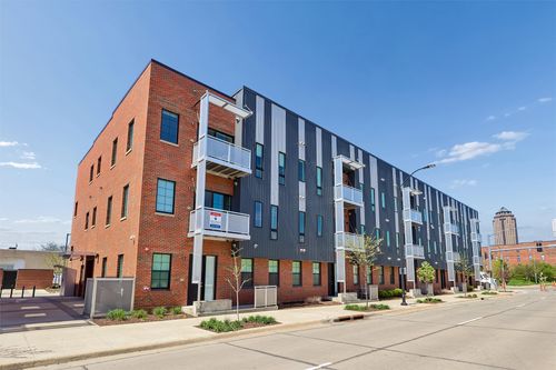203-400 Sw 7th St, Des Moines, IA, 50309-4639 | Card Image