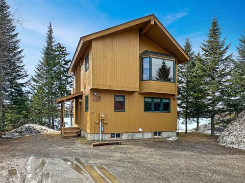 521 Beach Rd, Pittsburg, NH, 03592-5460 | Card Image