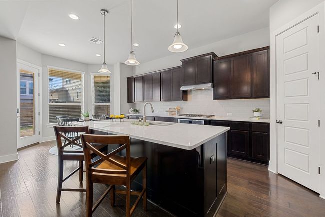 Large white quartz breakfast bar | Image 8