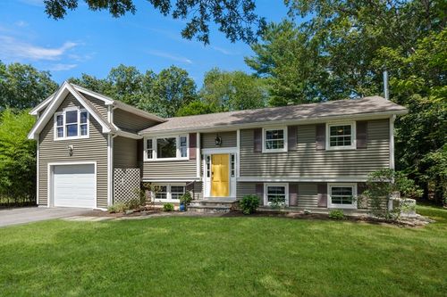 86 Christopher Rd, Holliston, MA, 01746-2217 | Card Image