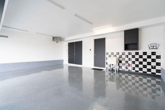 Garage | Image 37