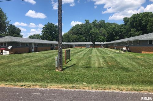 750 E Chambers St, Jacksonville, IL, 62650-2581 | Card Image
