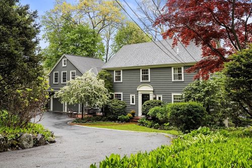 331 Mystic St, Arlington, MA, 02474 | Card Image