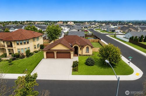 333 N Crestview Dr, Moses Lake, WA, 98837-1481 | Card Image