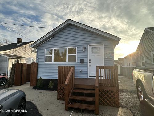 888 State Route 35, Laurence Harbor, NJ, 08879-2707 | Card Image