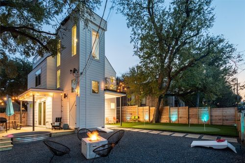 2415 E 10th St, Austin, TX, 78702-3505 | Card Image