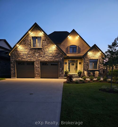 150 17th Ave, Hanover, ON, N4N | Card Image