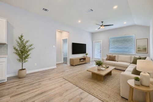 222 New Hampton Way, San Marcos, TX, 78666-4676 | Card Image
