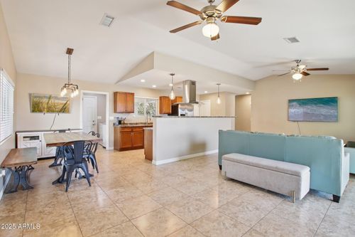 10420 W Devonshire Ave, Phoenix, AZ, 85037-5811 | Card Image