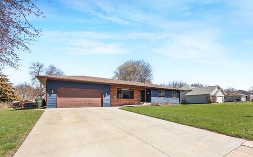 2 6th Ave S, Sartell, MN, 56377-1932 | Card Image