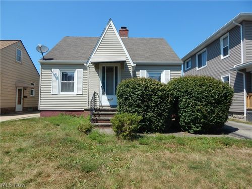 7432 Outlook Ave, Brooklyn, OH, 44144-2709 | Card Image