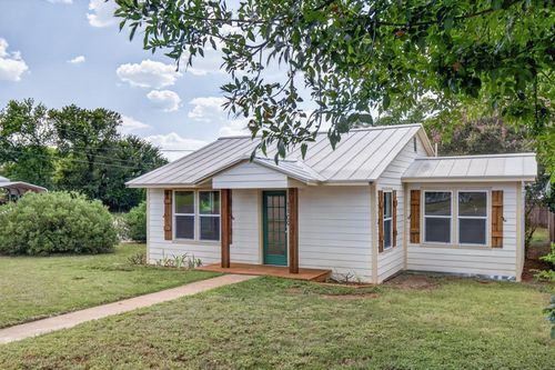 1109 Hickory St, Llano, TX, 78643-2721 | Card Image